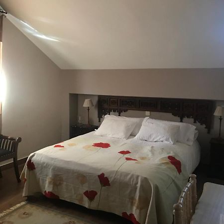 Albus Albi Guest House Colmenar del Arroyo Exterior photo