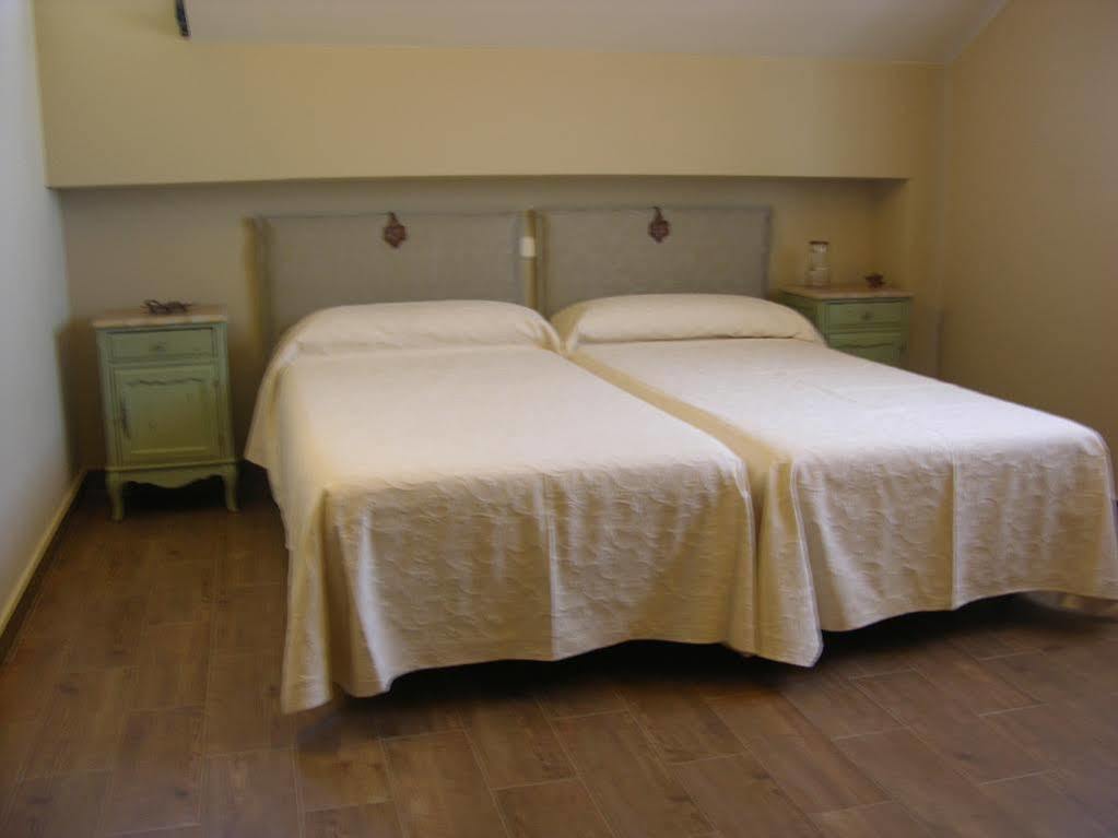 Albus Albi Guest House Colmenar del Arroyo Exterior photo